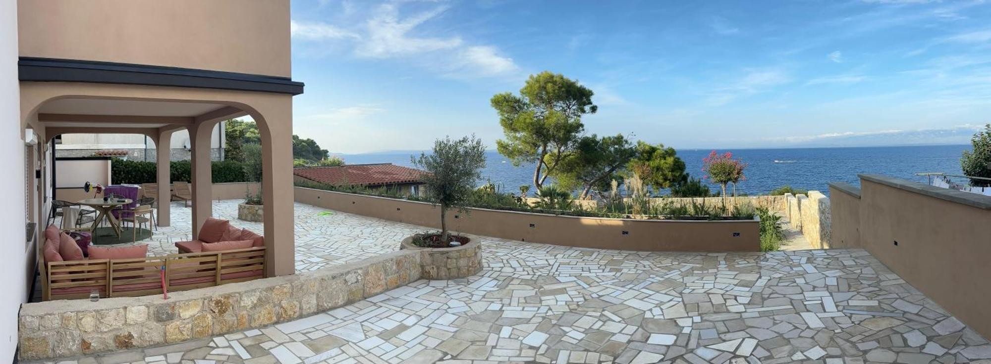 Sea Sage Apartment