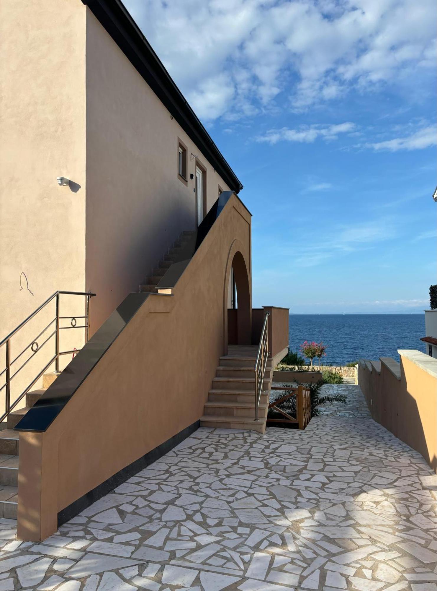 Sea Sage Apartment *